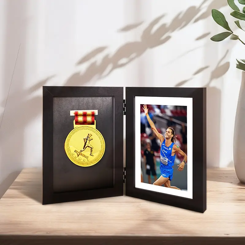 Portarretrato con espacio para medalla – Marco en madera NEGRA